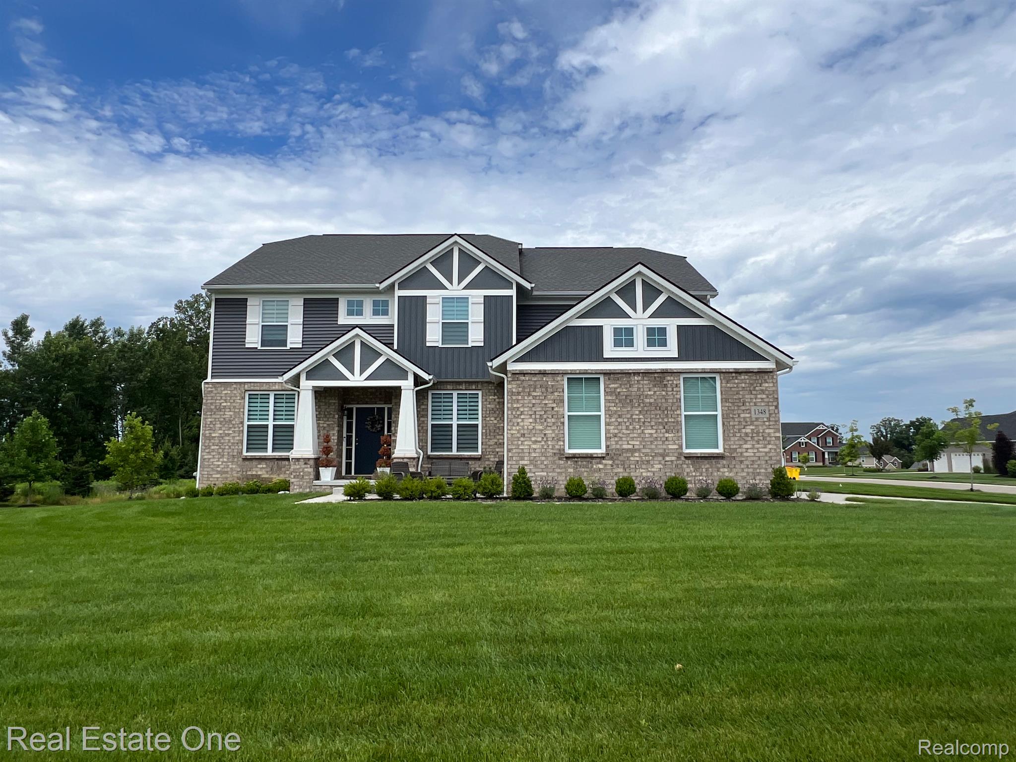 1348 Palatine DR