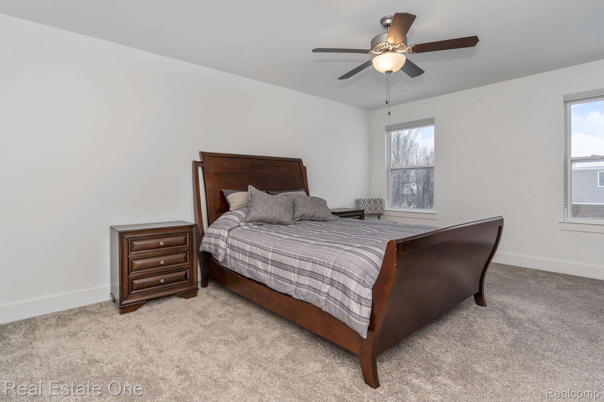 1348 Palatine DR
