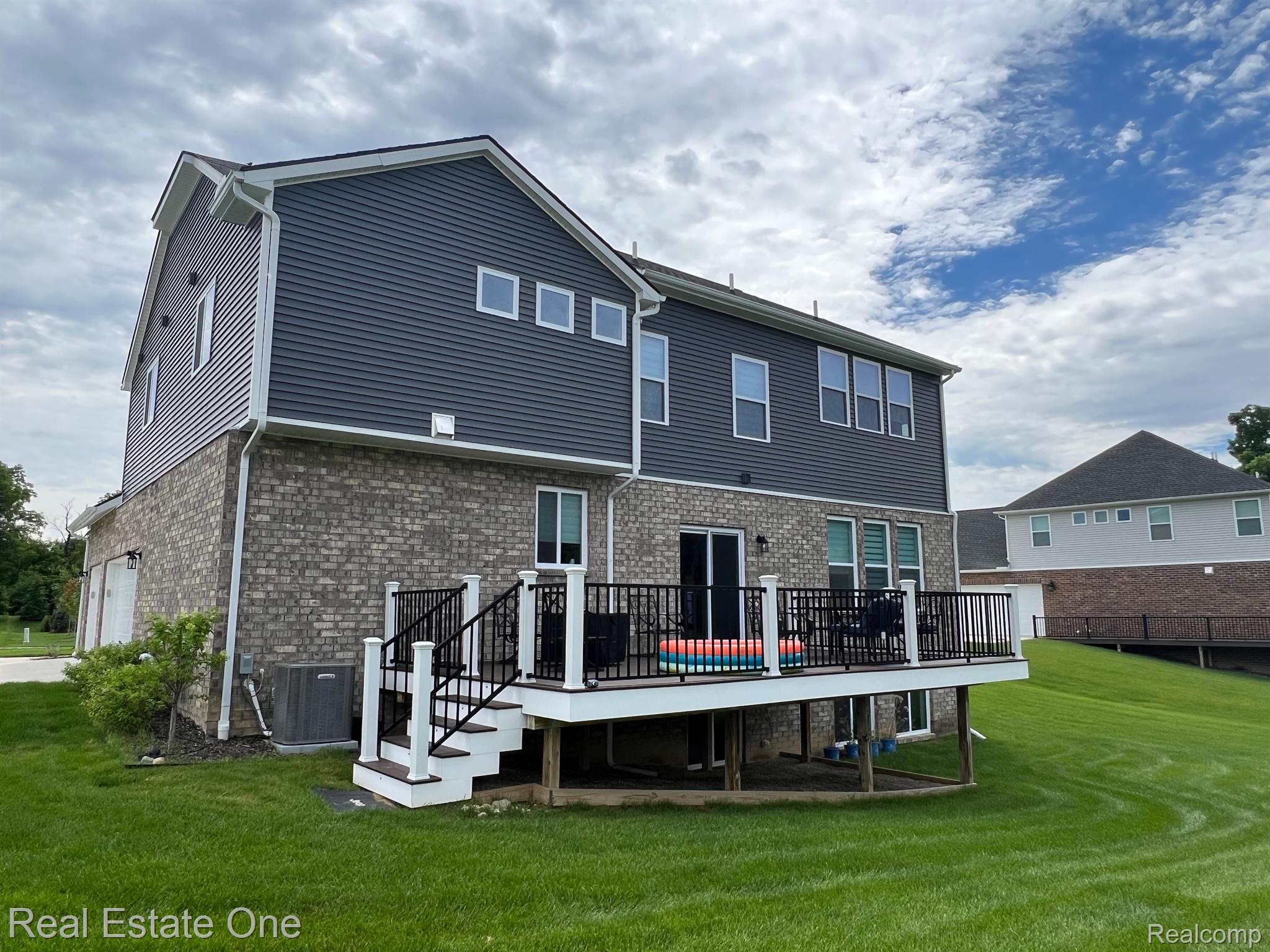 1348 Palatine DR