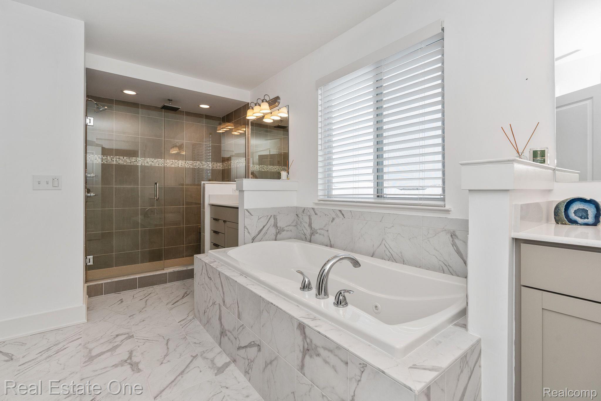 1348 Palatine DR