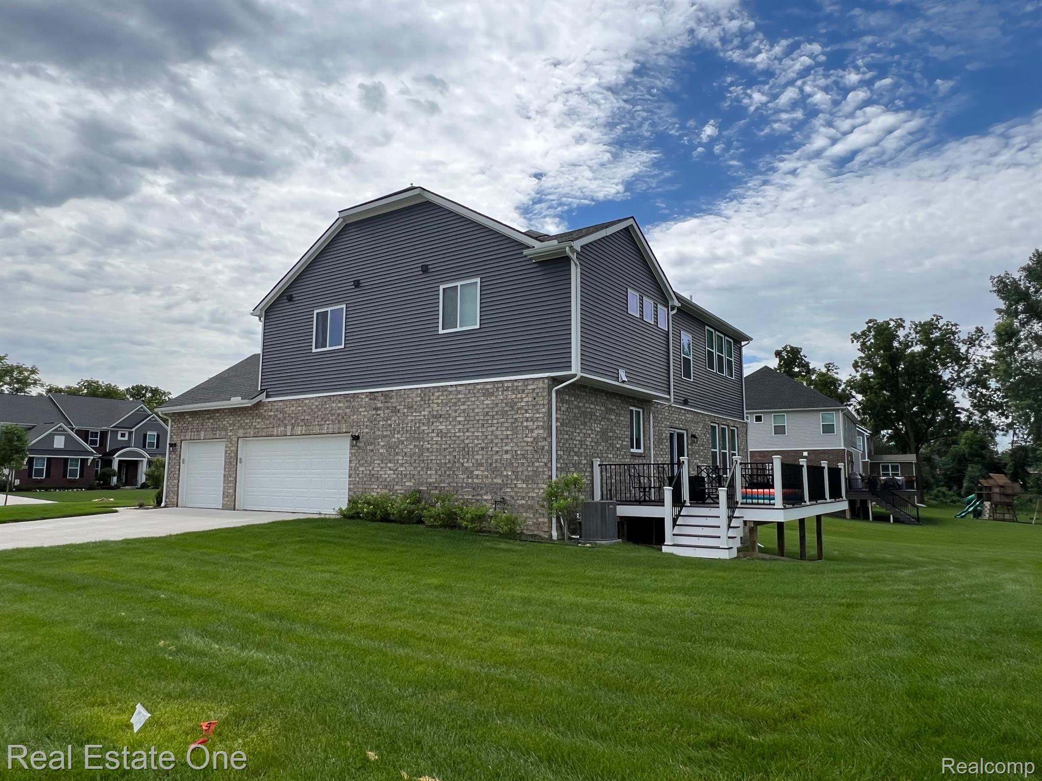 1348 Palatine DR