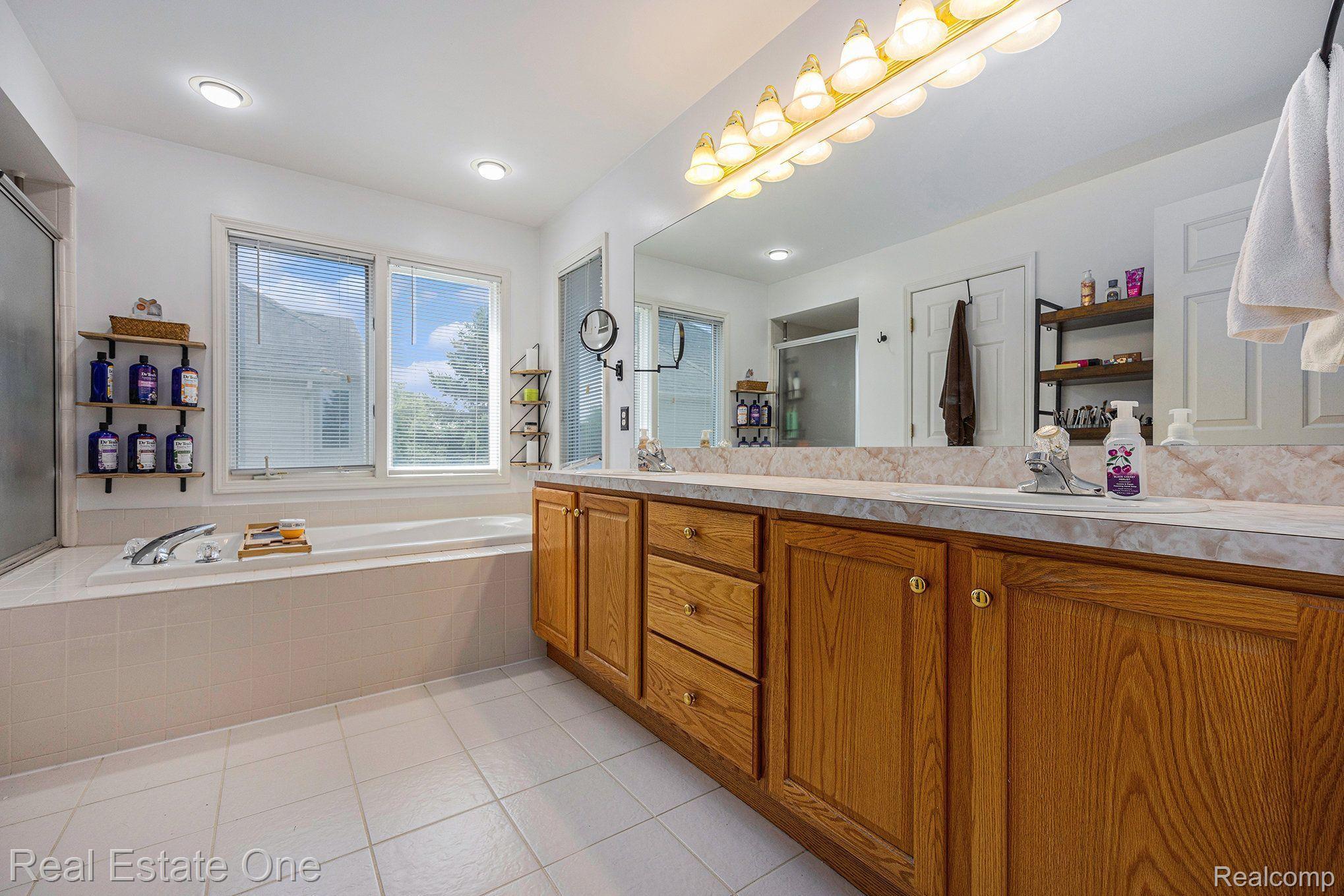 1259 TULBERRY CIR