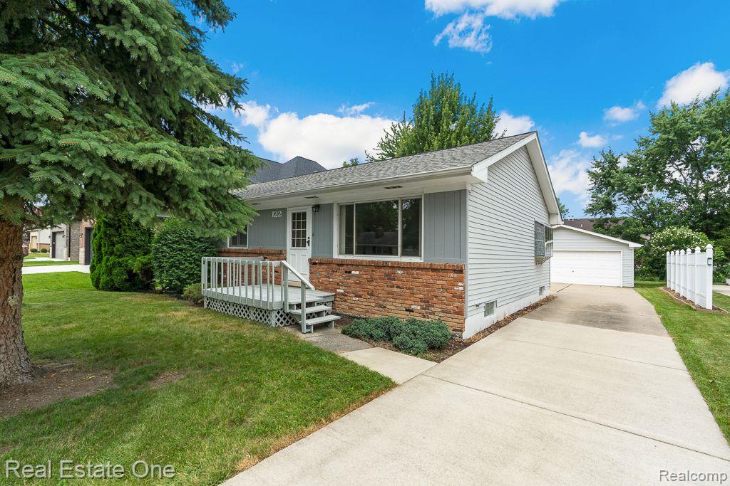 122 CLOVERIDGE DR