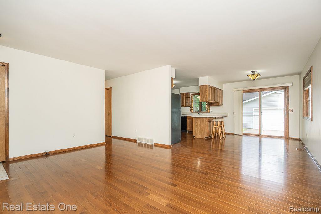 122 CLOVERIDGE DR