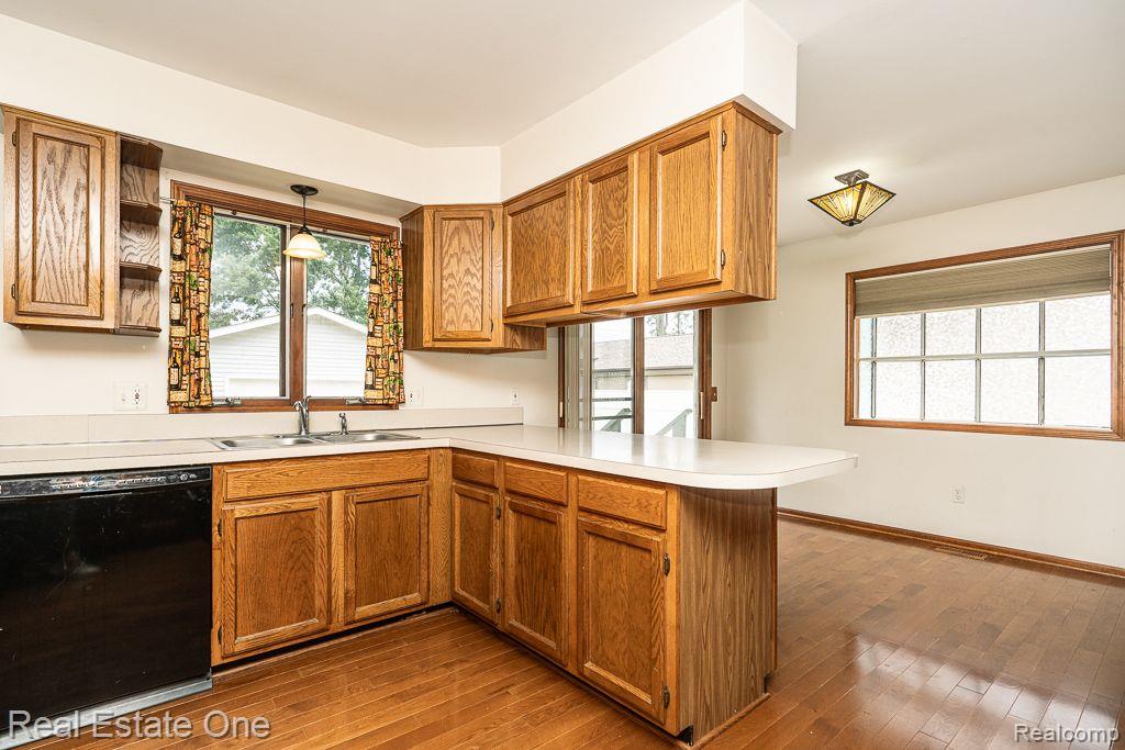 122 CLOVERIDGE DR