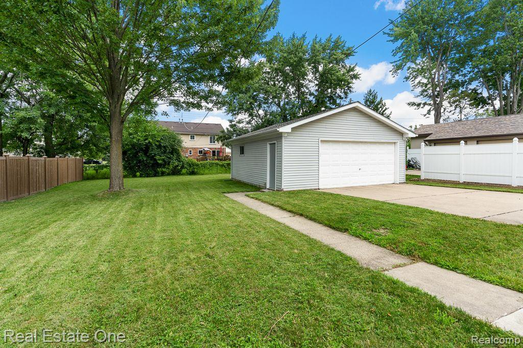 122 CLOVERIDGE DR