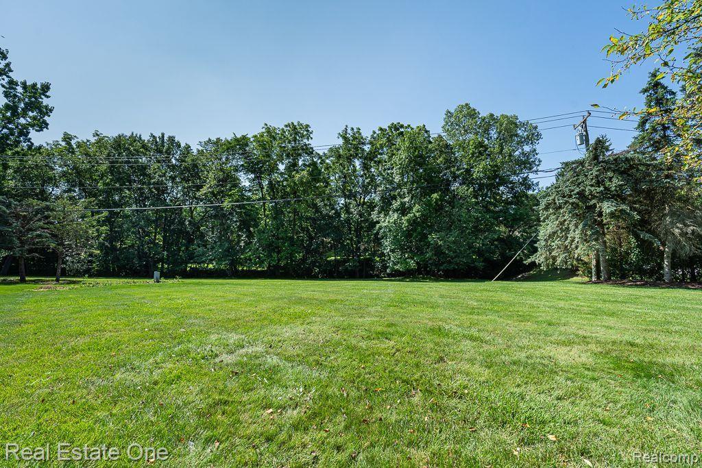 1692 SNOWDEN CIR