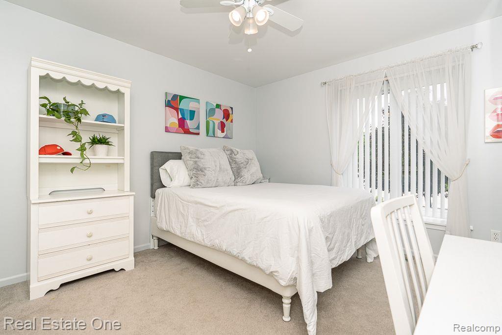 1692 SNOWDEN CIR