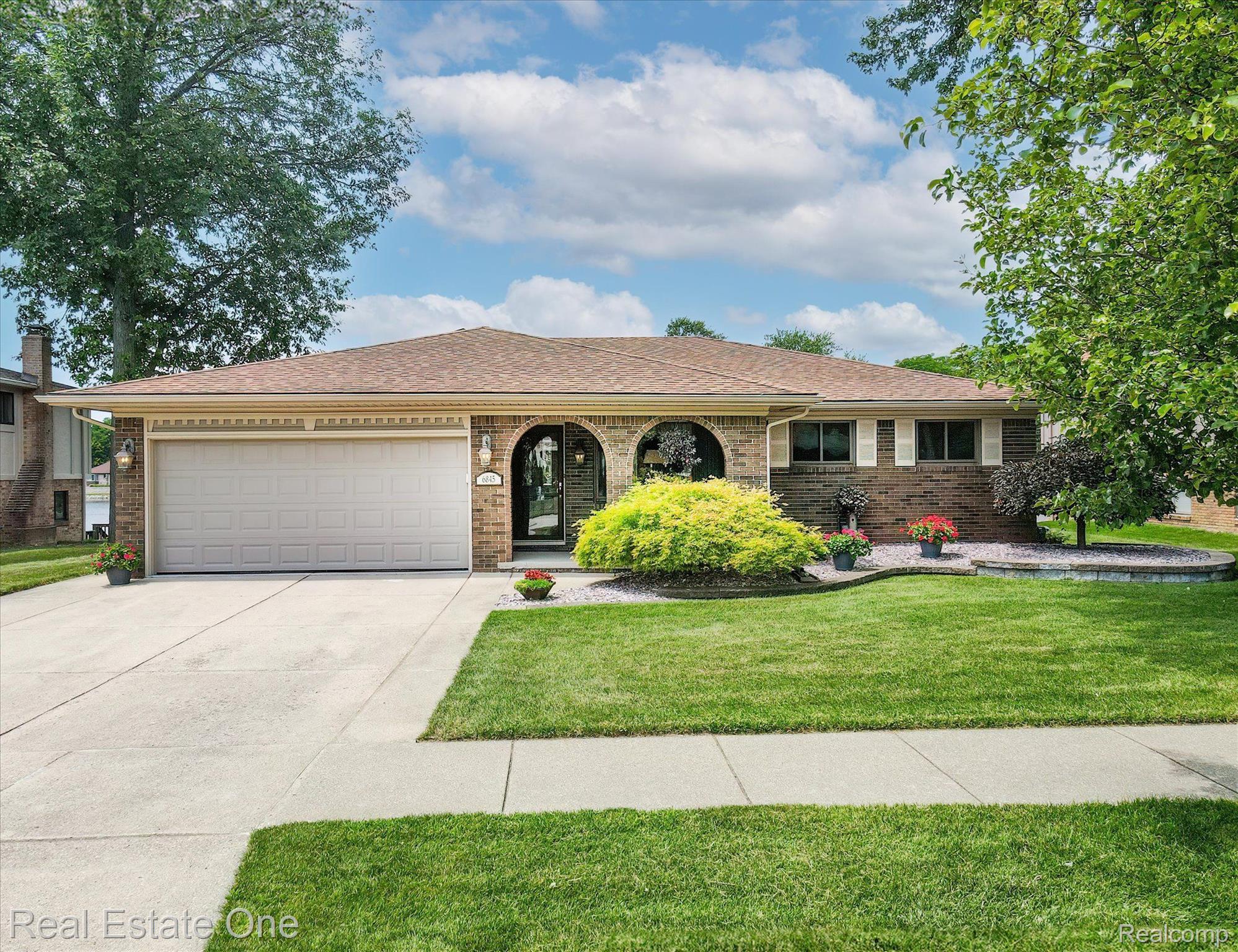 6845 LITTLE CREEK DR