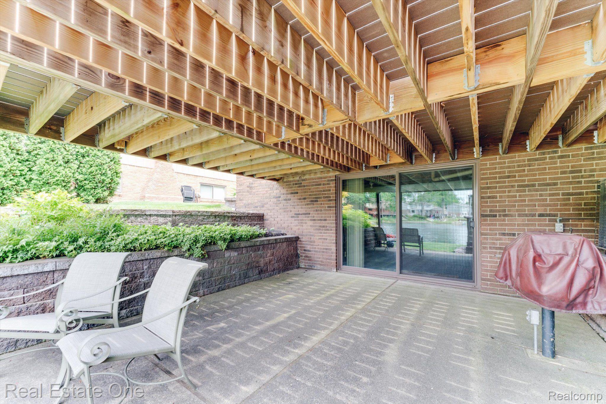 6845 LITTLE CREEK DR