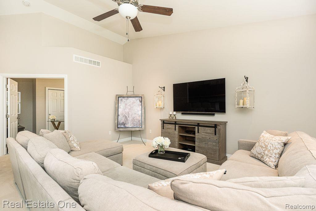 40558 Turnberry DR