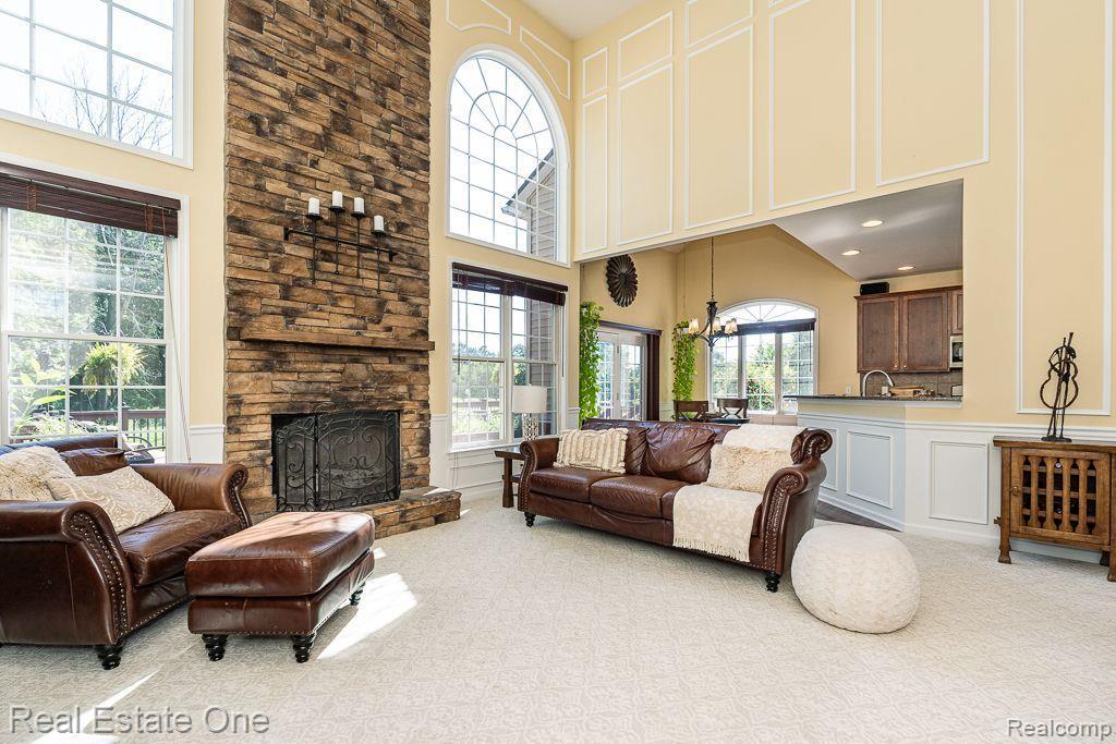 523 WYNSTONE CIR N