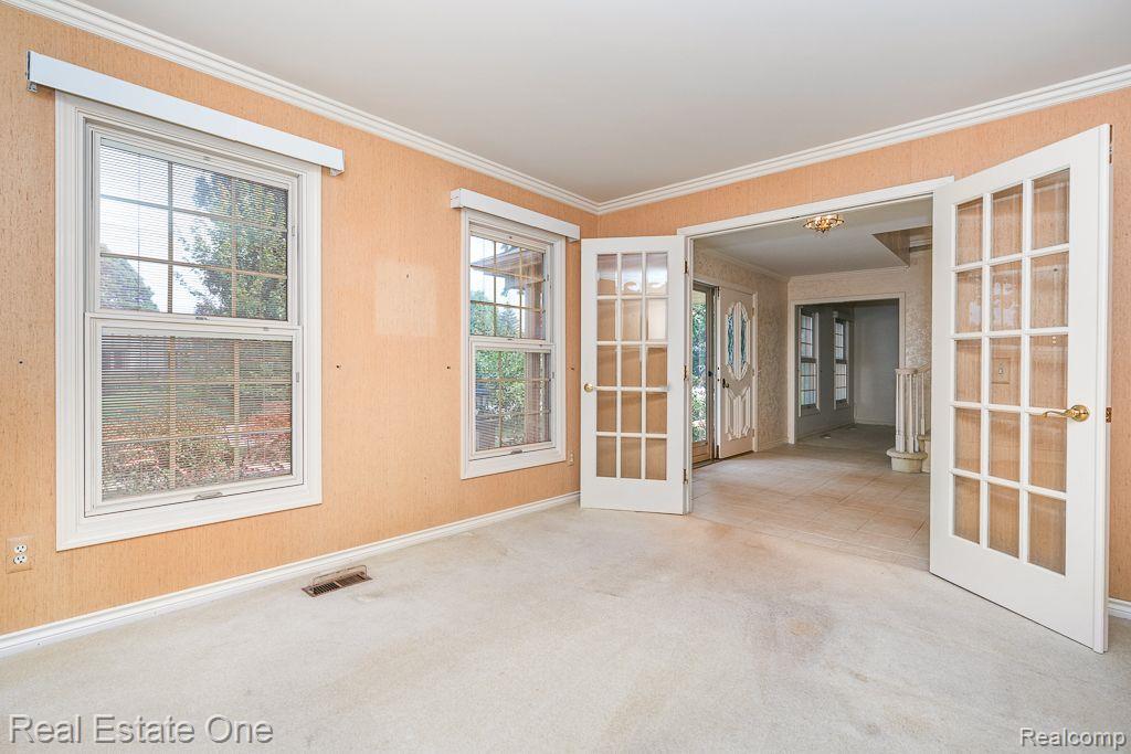 1104 HIDDEN LN