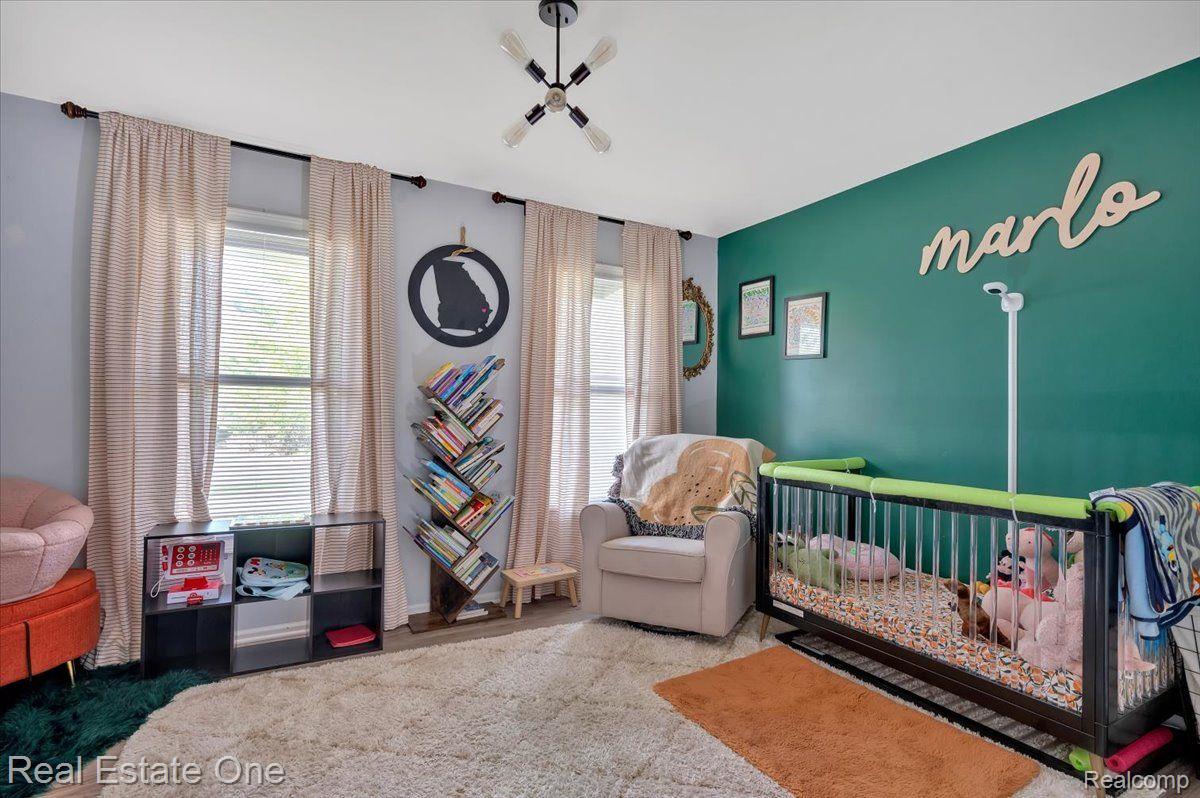 7425 VILLAGE CRT