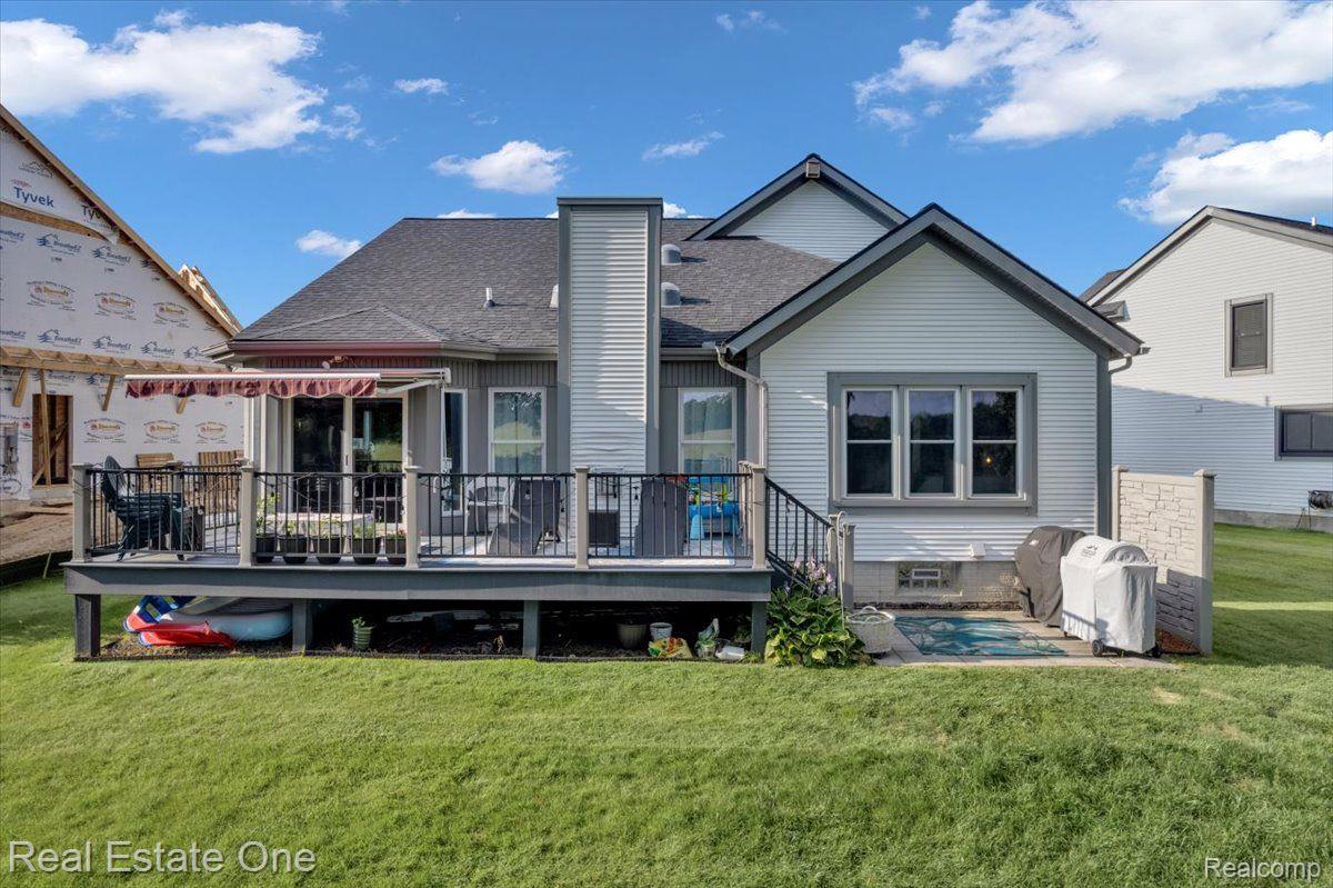 7425 VILLAGE CRT