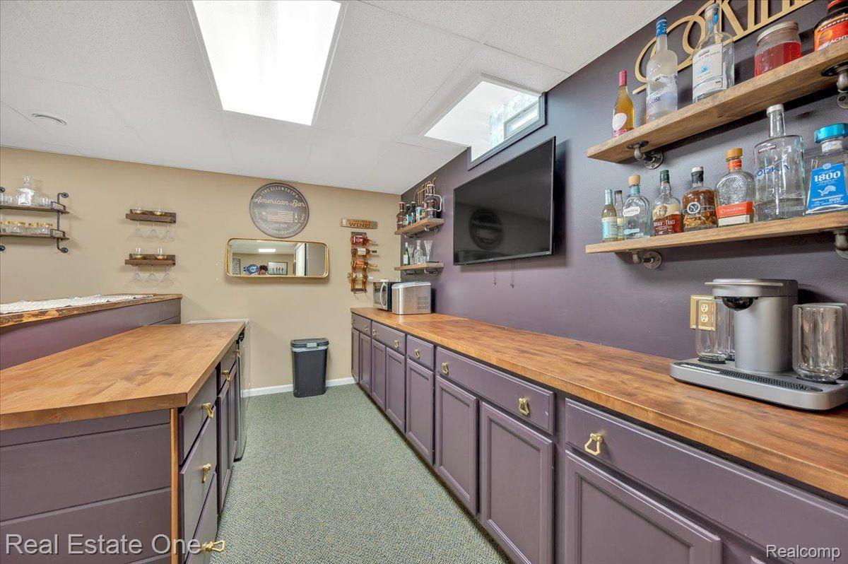 7425 VILLAGE CRT