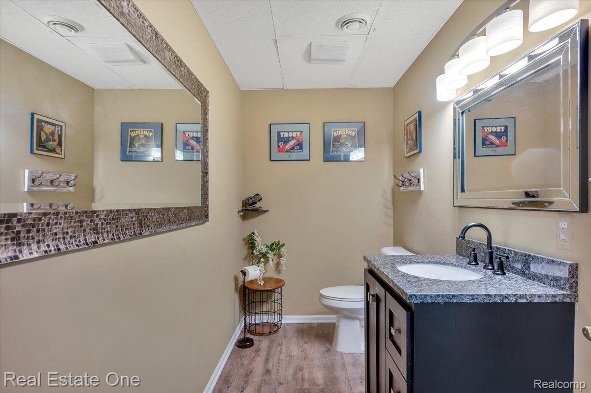 7425 VILLAGE CRT