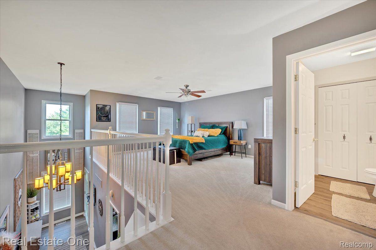 7425 VILLAGE CRT