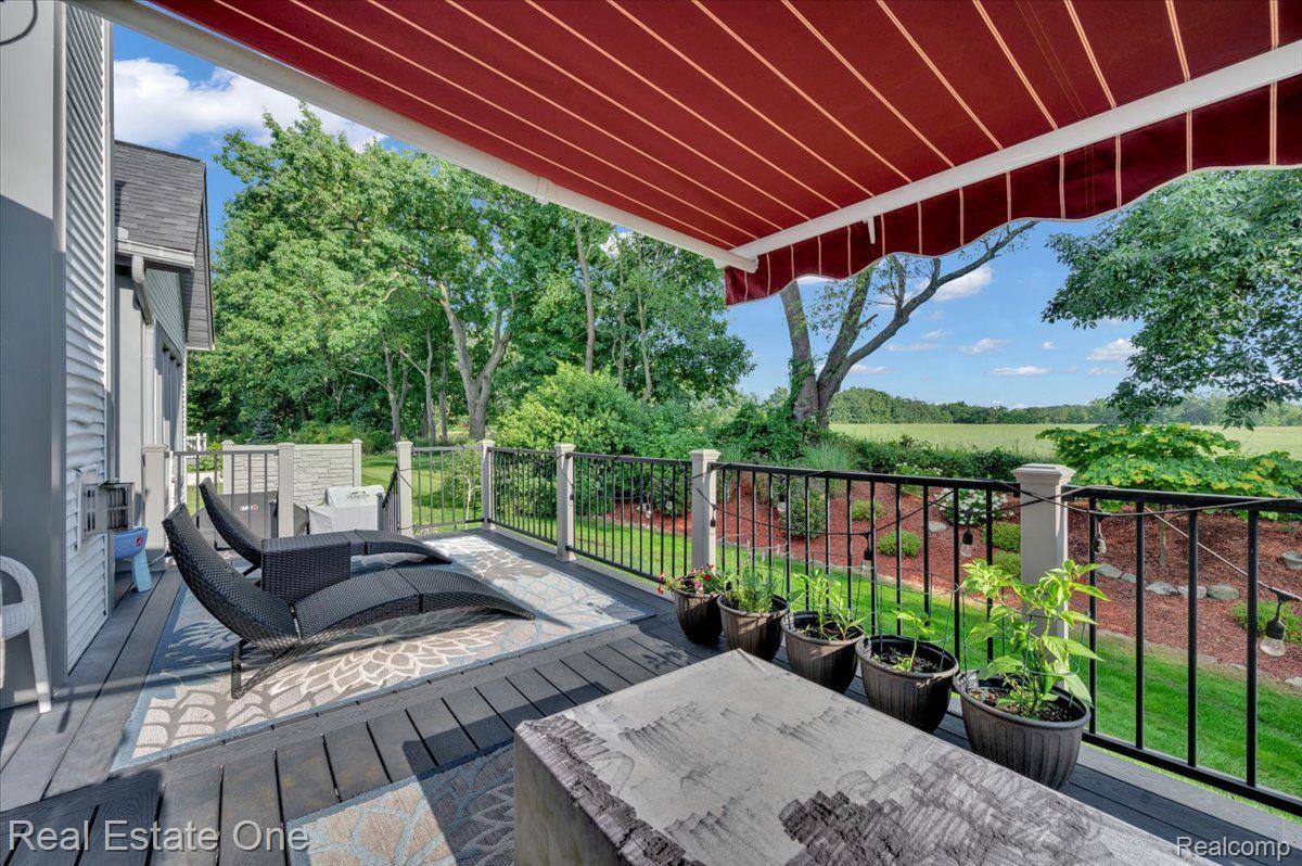 7425 VILLAGE CRT