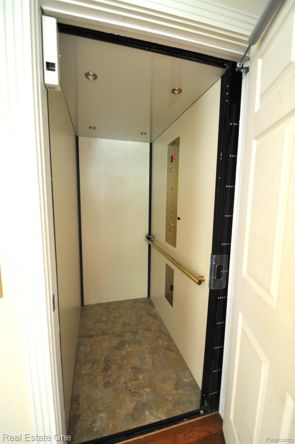 3553 LEYLAND CRT