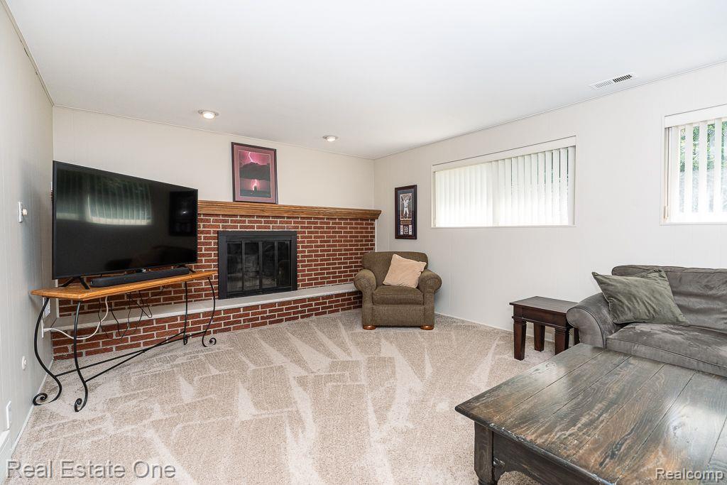 14160 Mary Grove DR