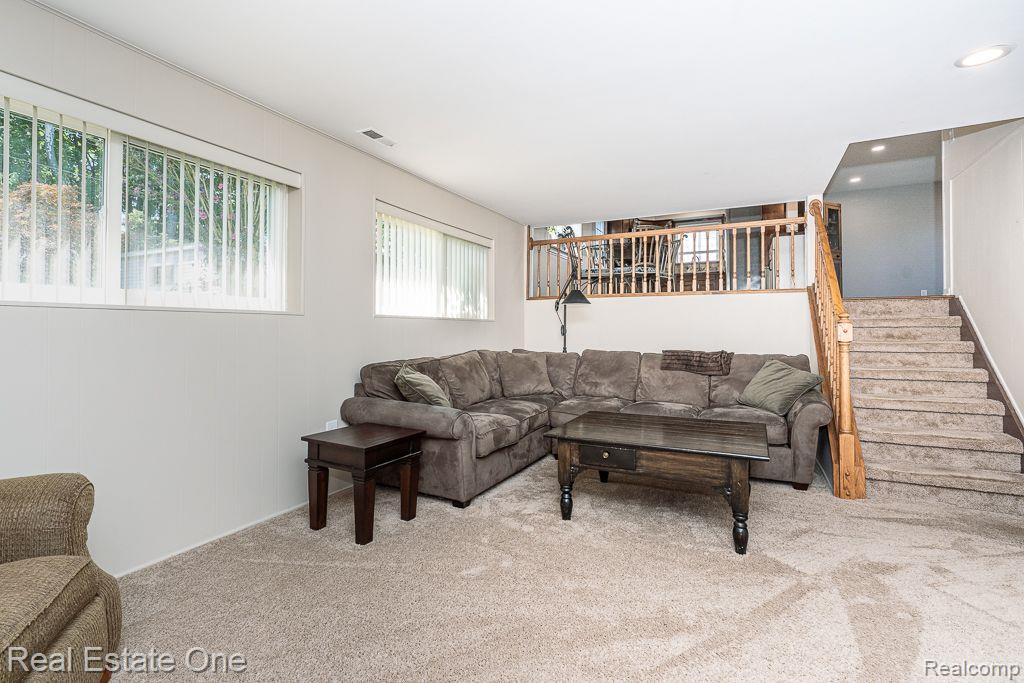 14160 Mary Grove DR
