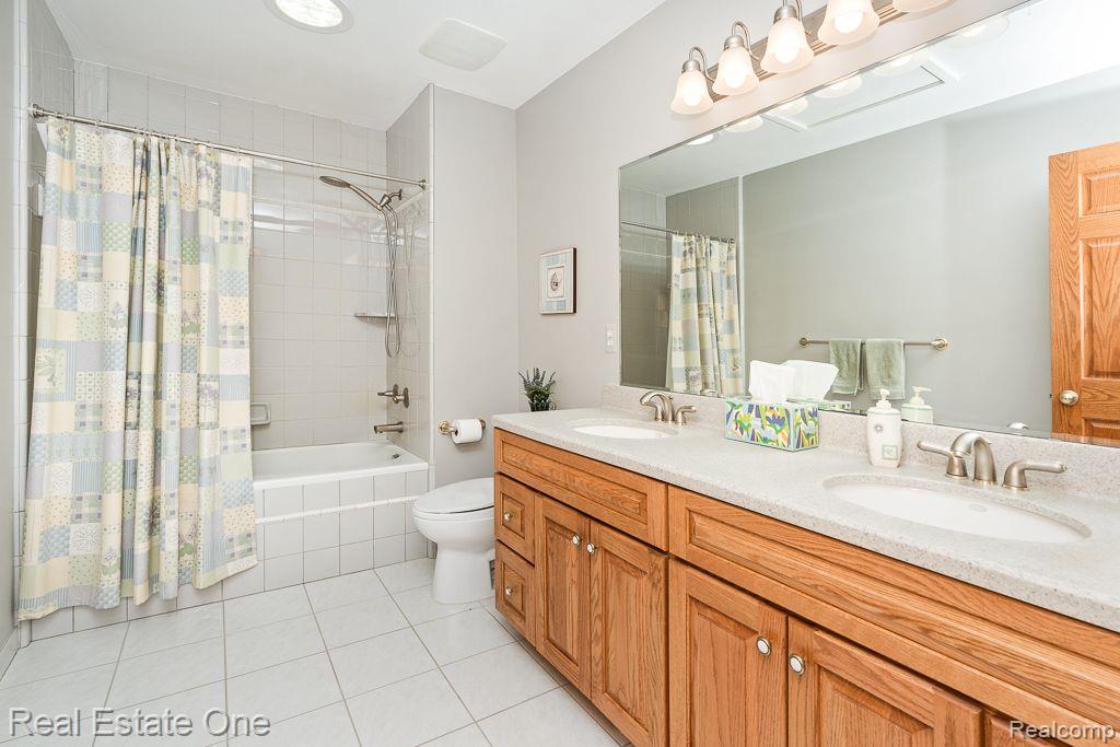 617 Foxwood TRL