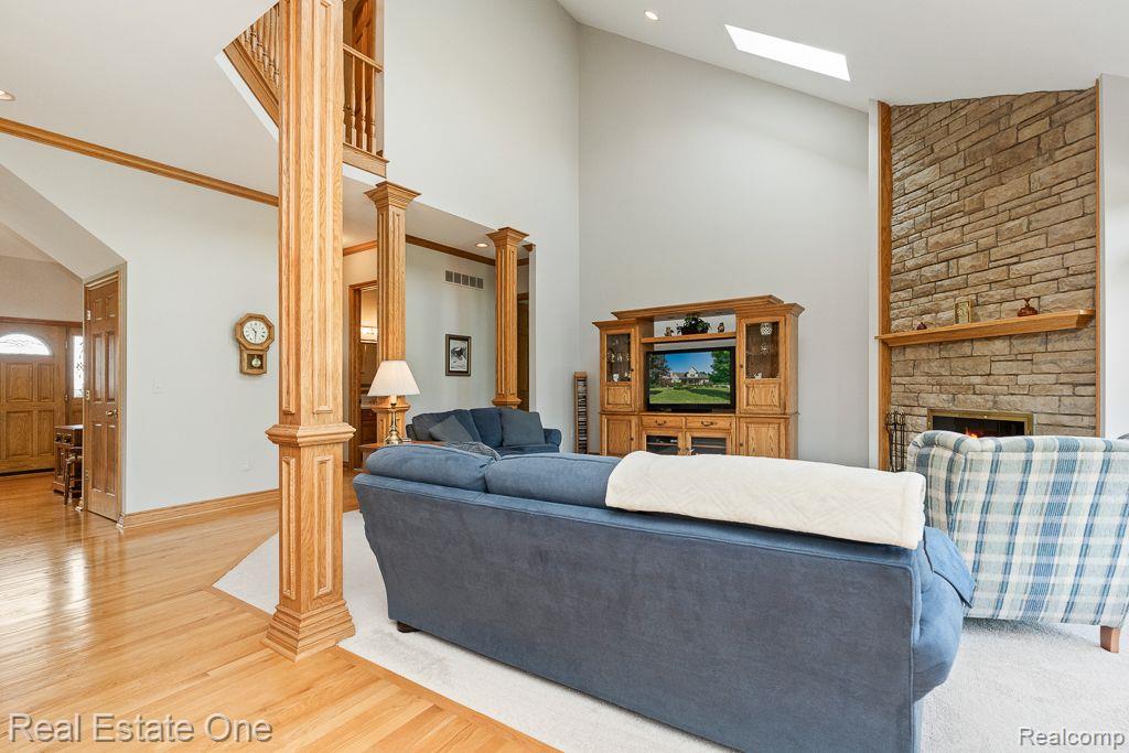 617 Foxwood TRL