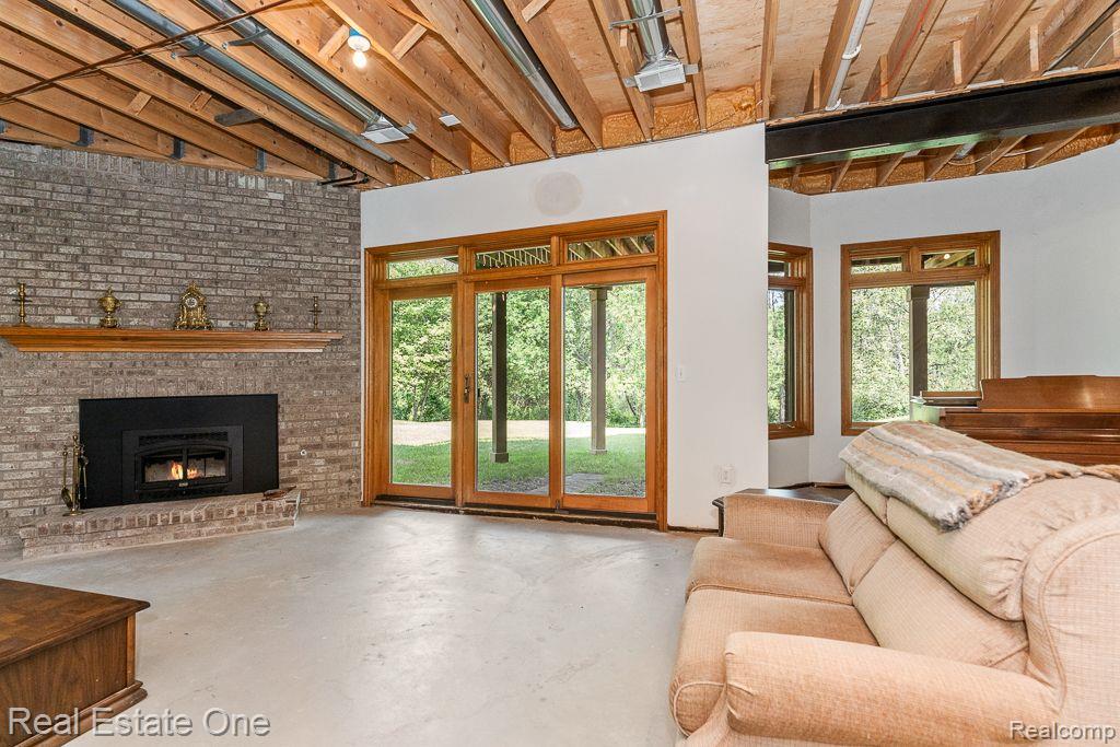 617 Foxwood TRL