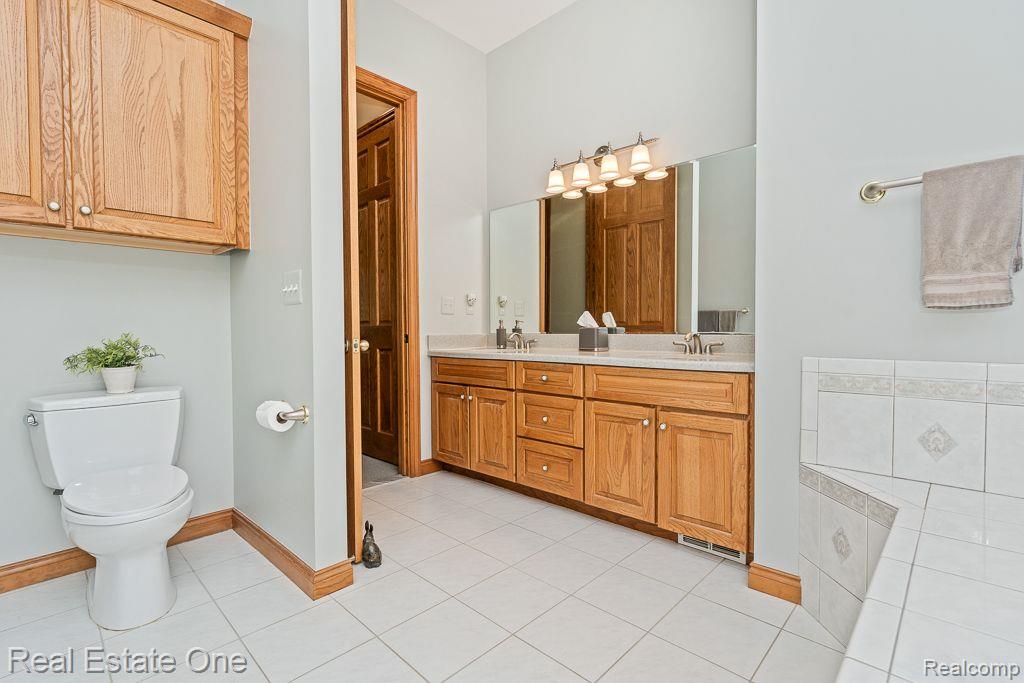 617 Foxwood TRL