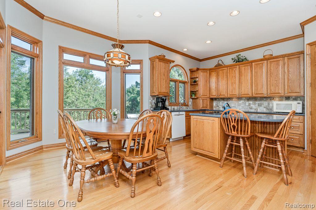 617 Foxwood TRL