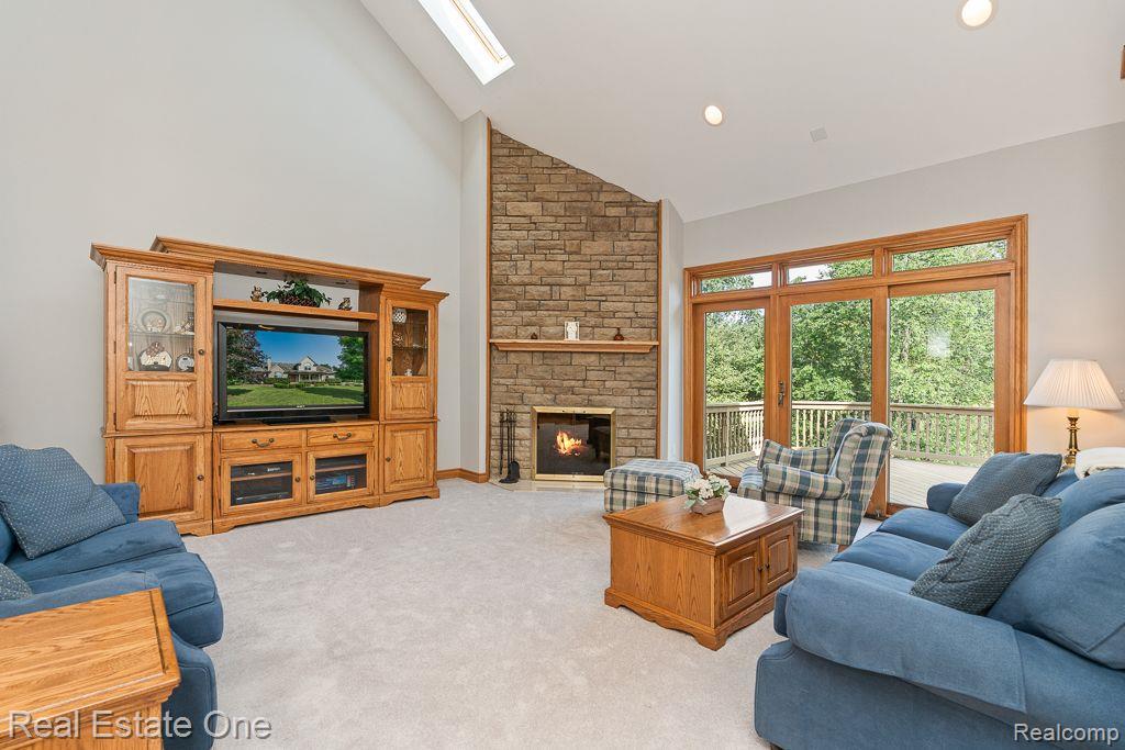 617 Foxwood TRL