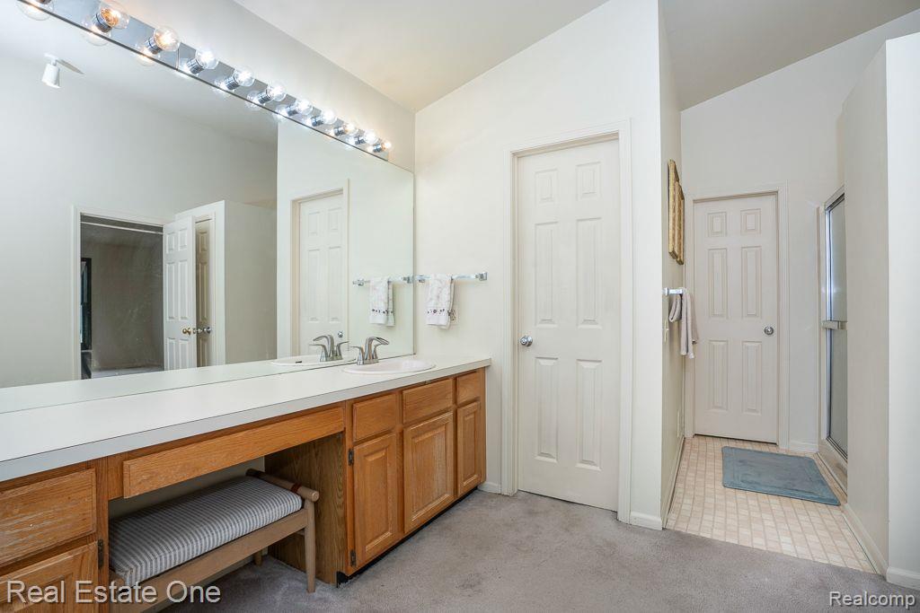 1687 GRANDVIEW DR