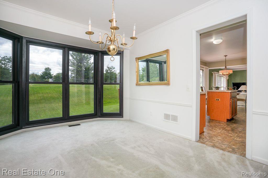 1687 GRANDVIEW DR