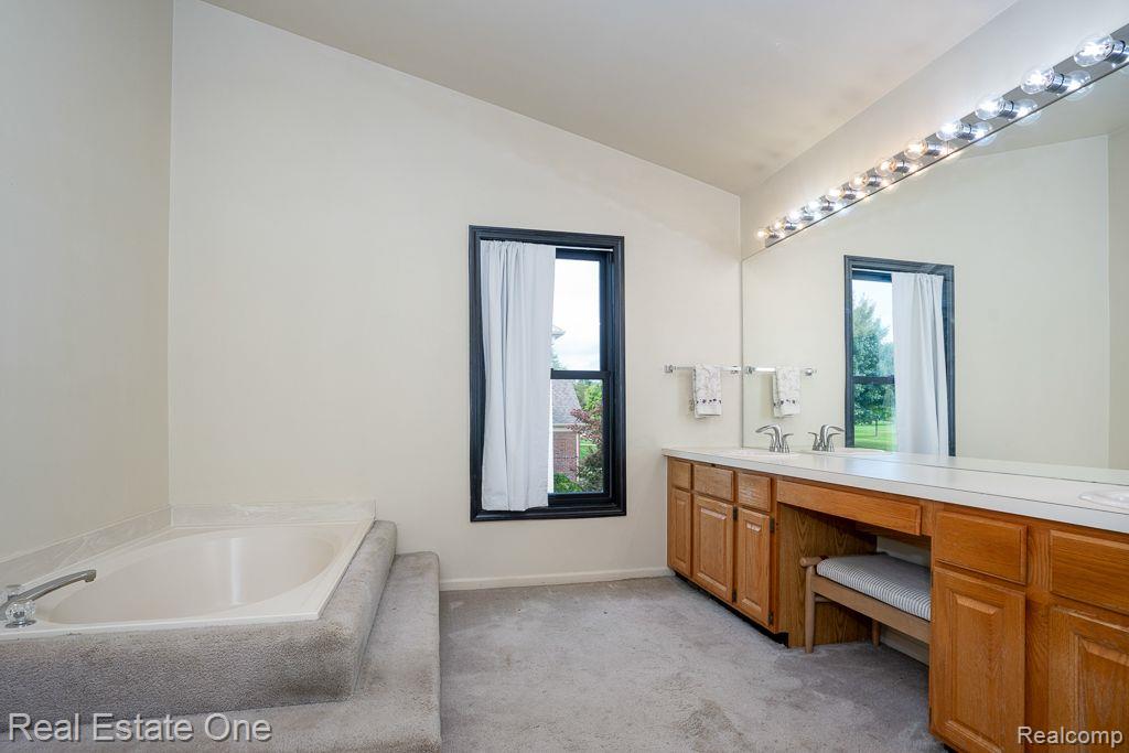 1687 GRANDVIEW DR