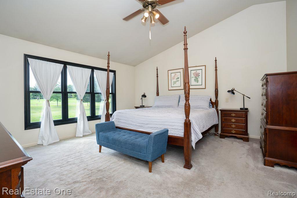 1687 GRANDVIEW DR