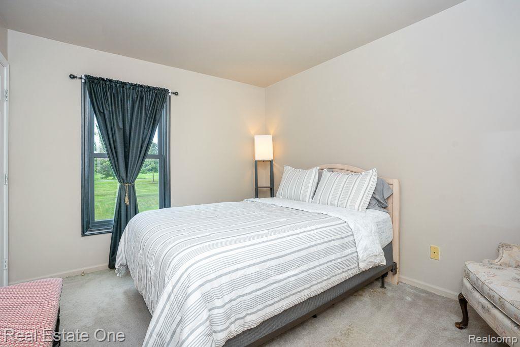 1687 GRANDVIEW DR