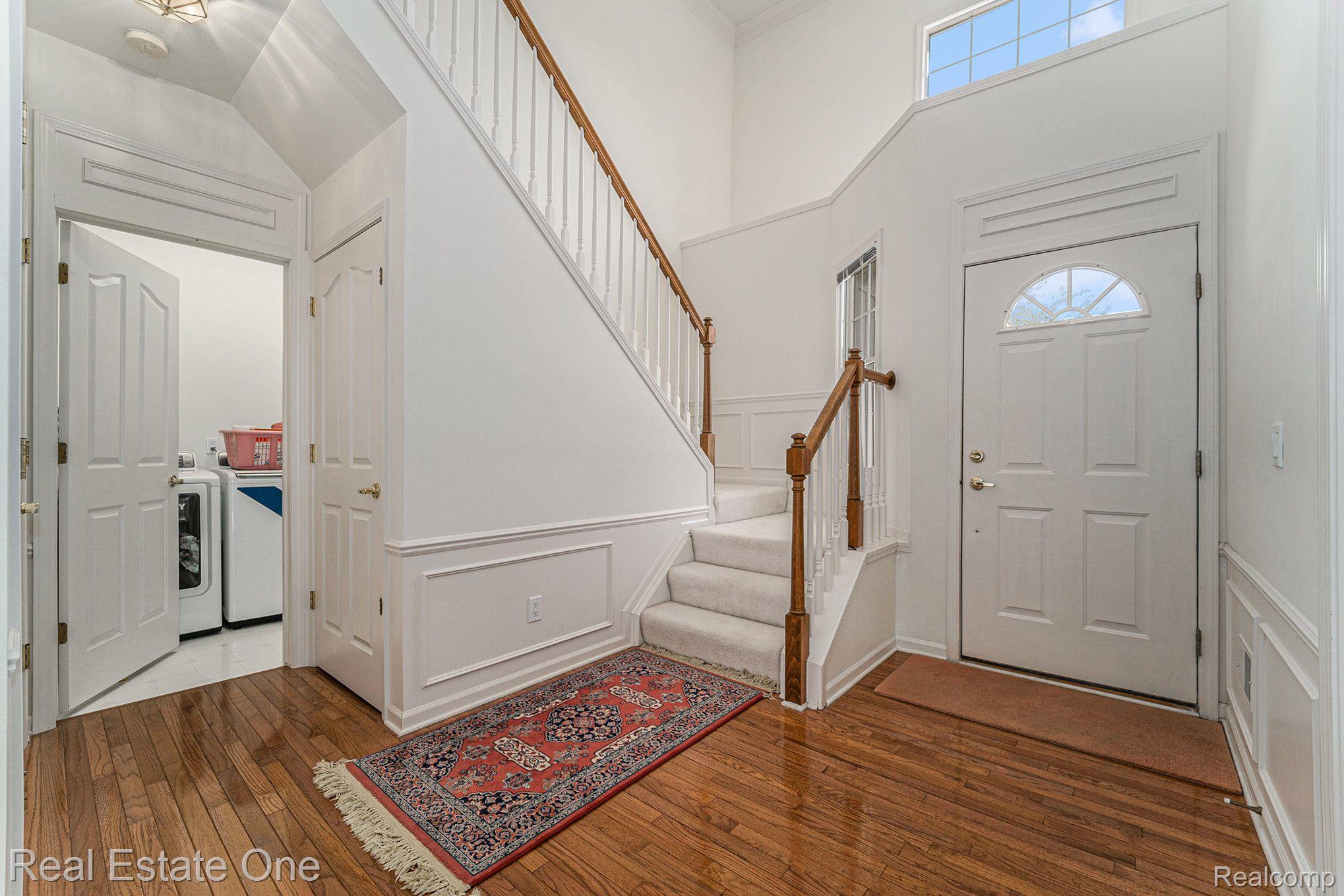 1689 MAPLE CREEK