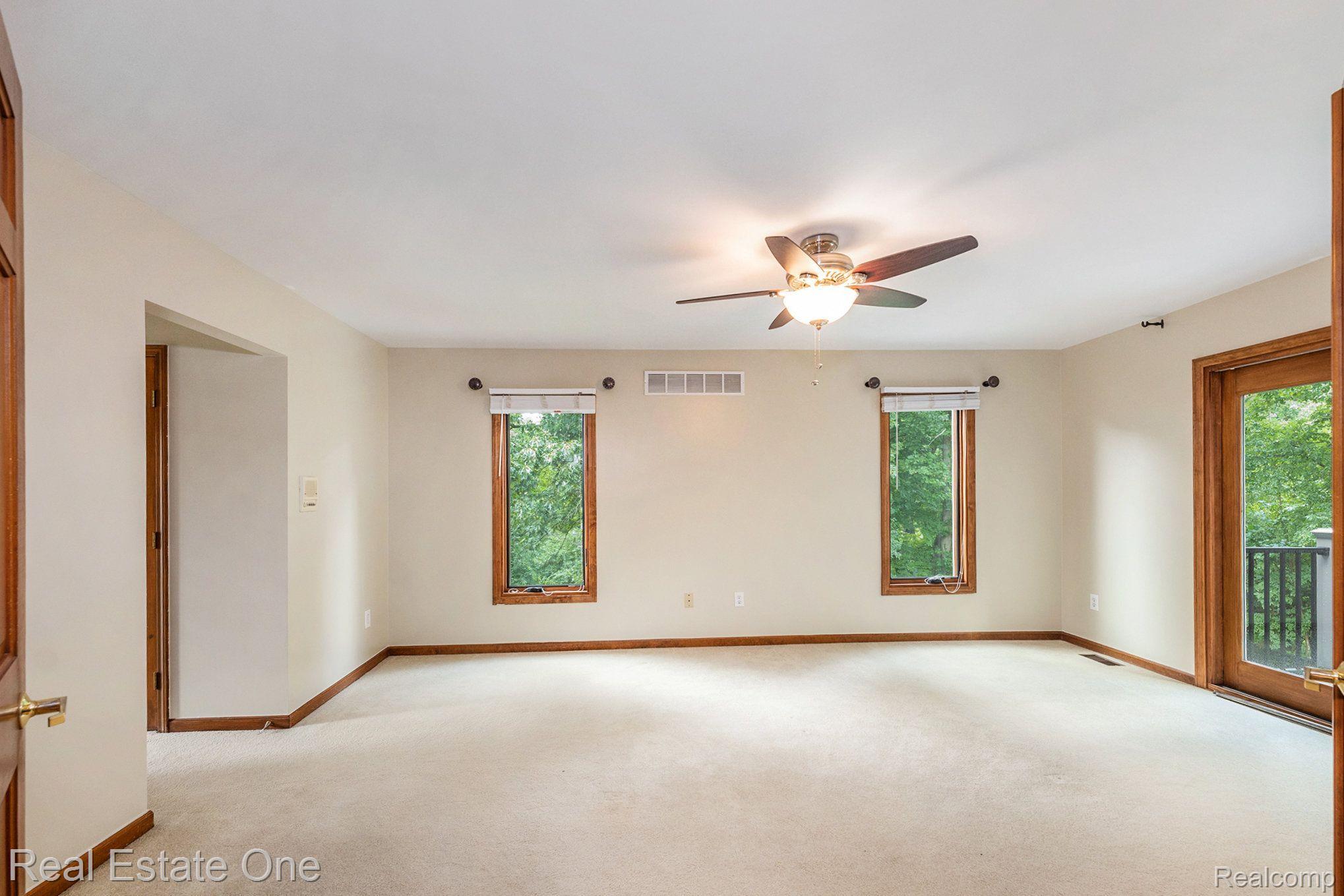 3746 MERRIWEATHER LN