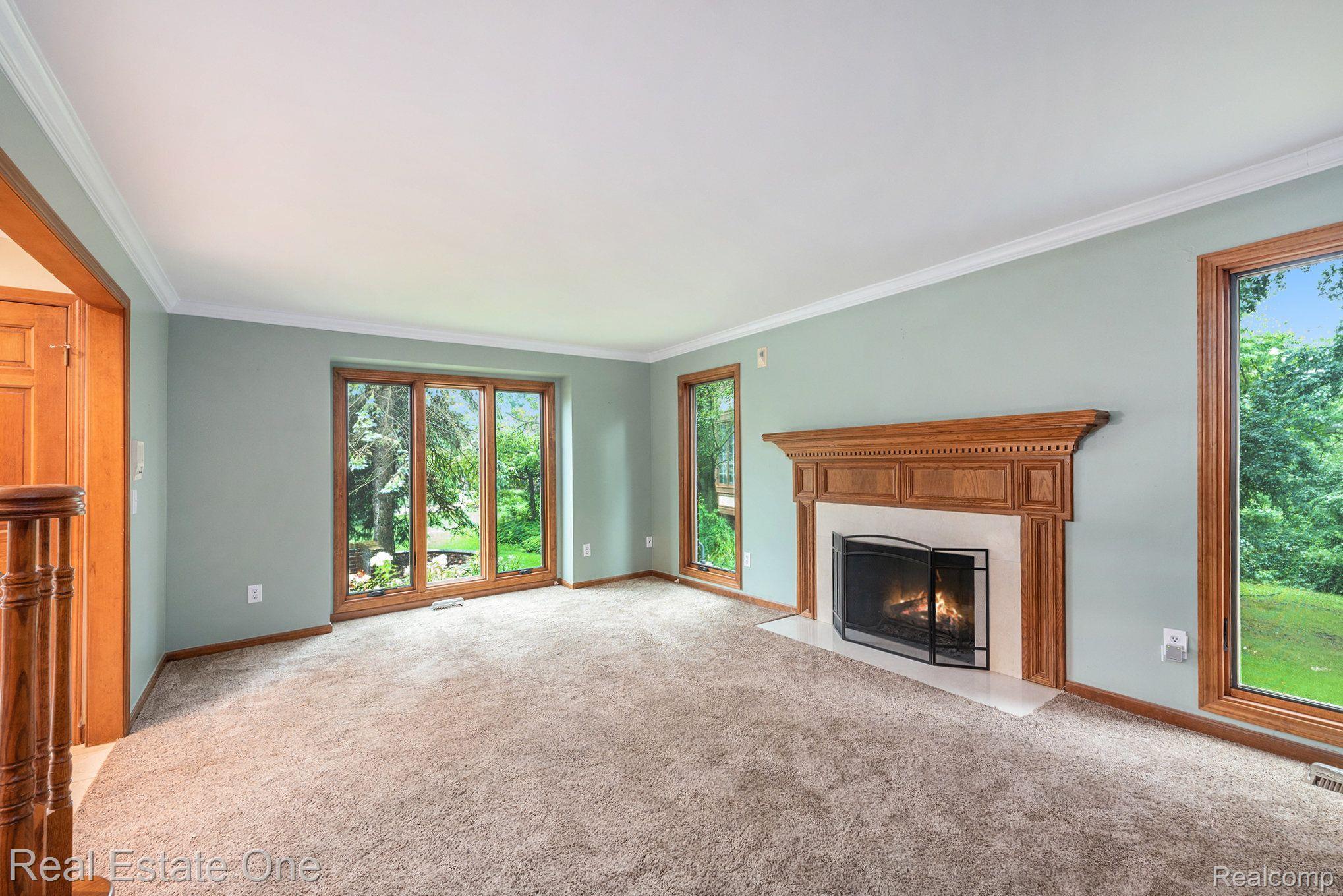 3746 MERRIWEATHER LN