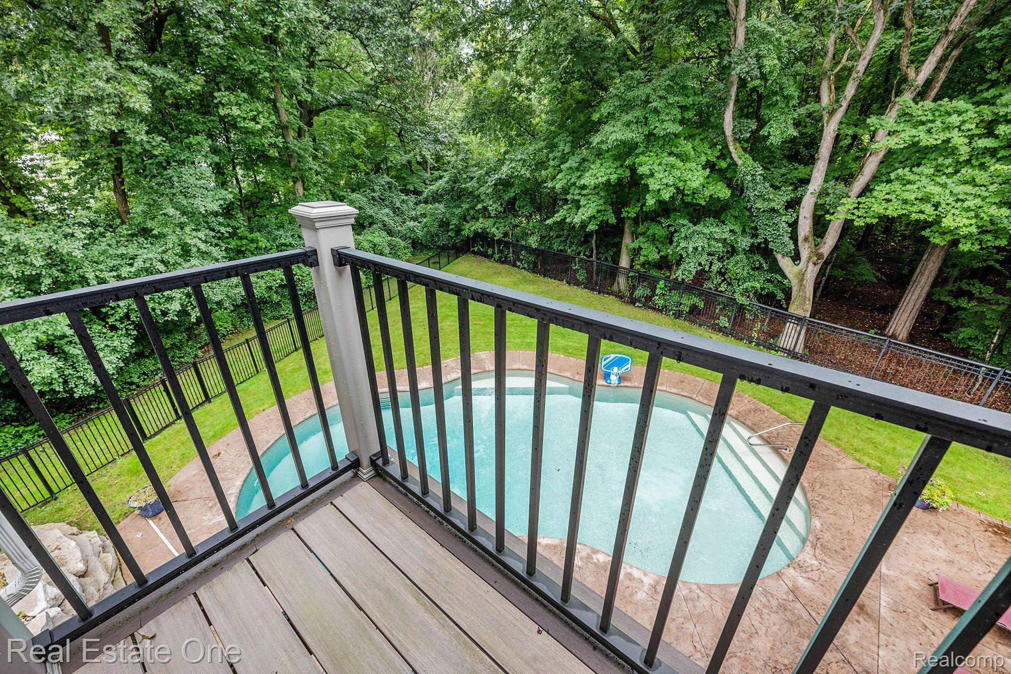 3746 MERRIWEATHER LN