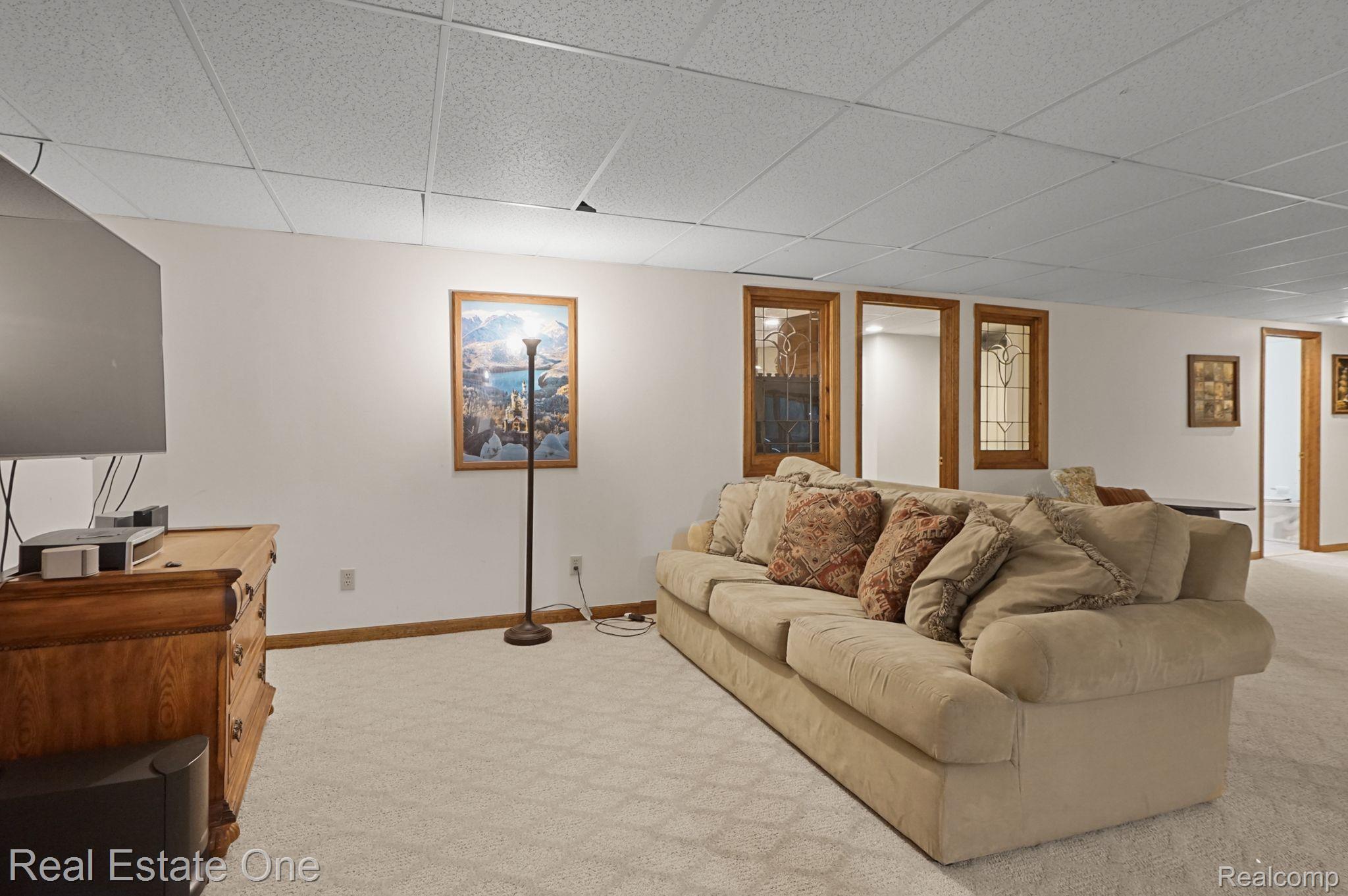 3746 MERRIWEATHER LN