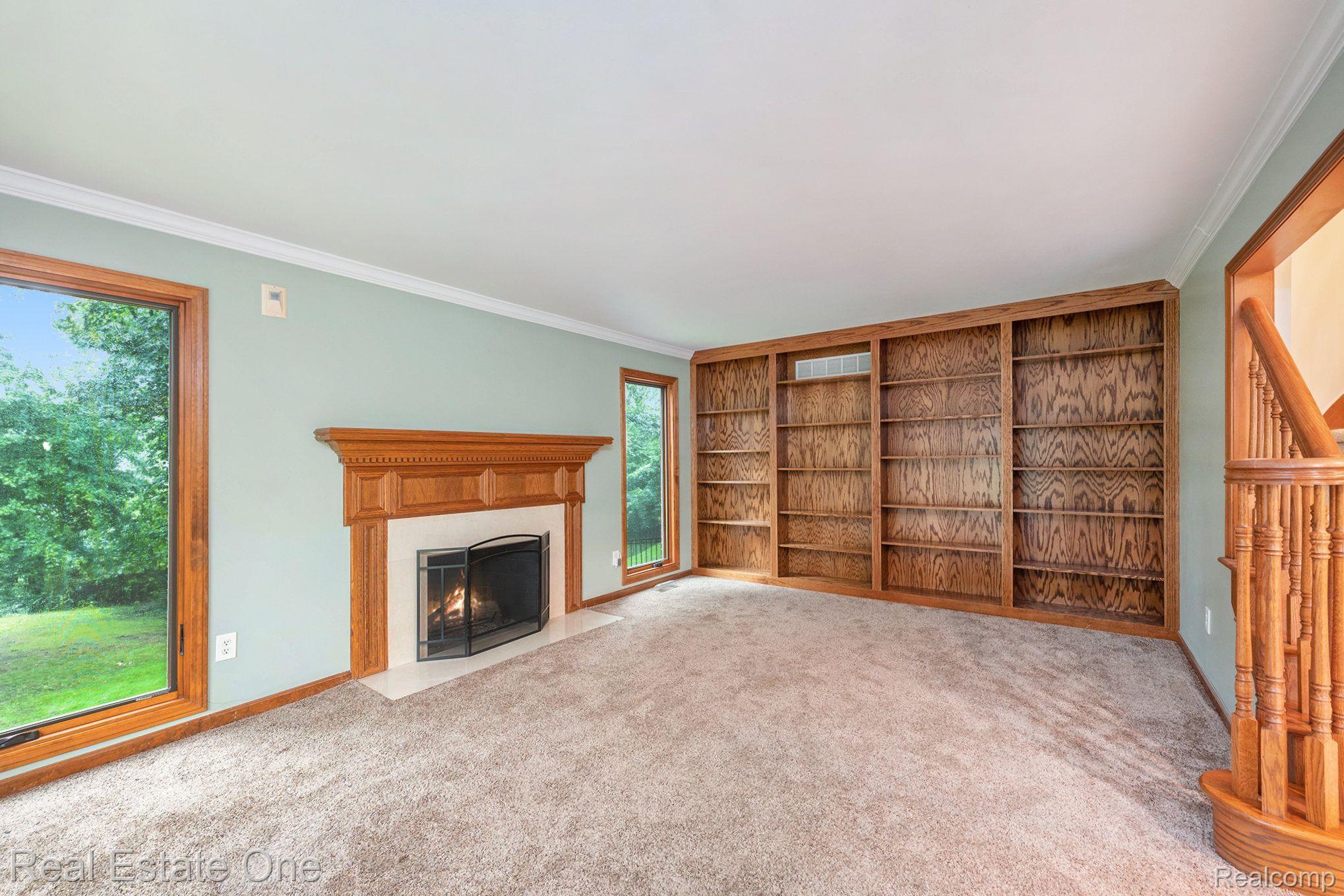 3746 MERRIWEATHER LN