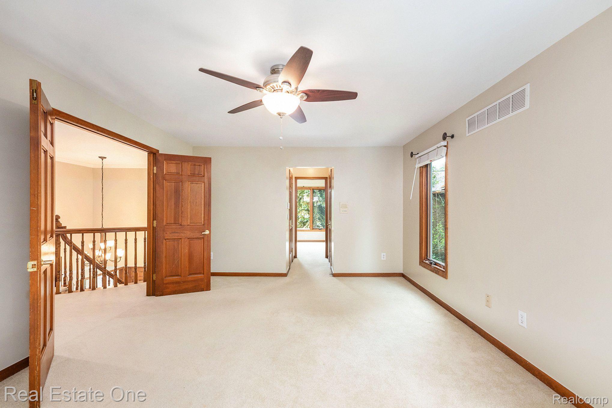 3746 MERRIWEATHER LN