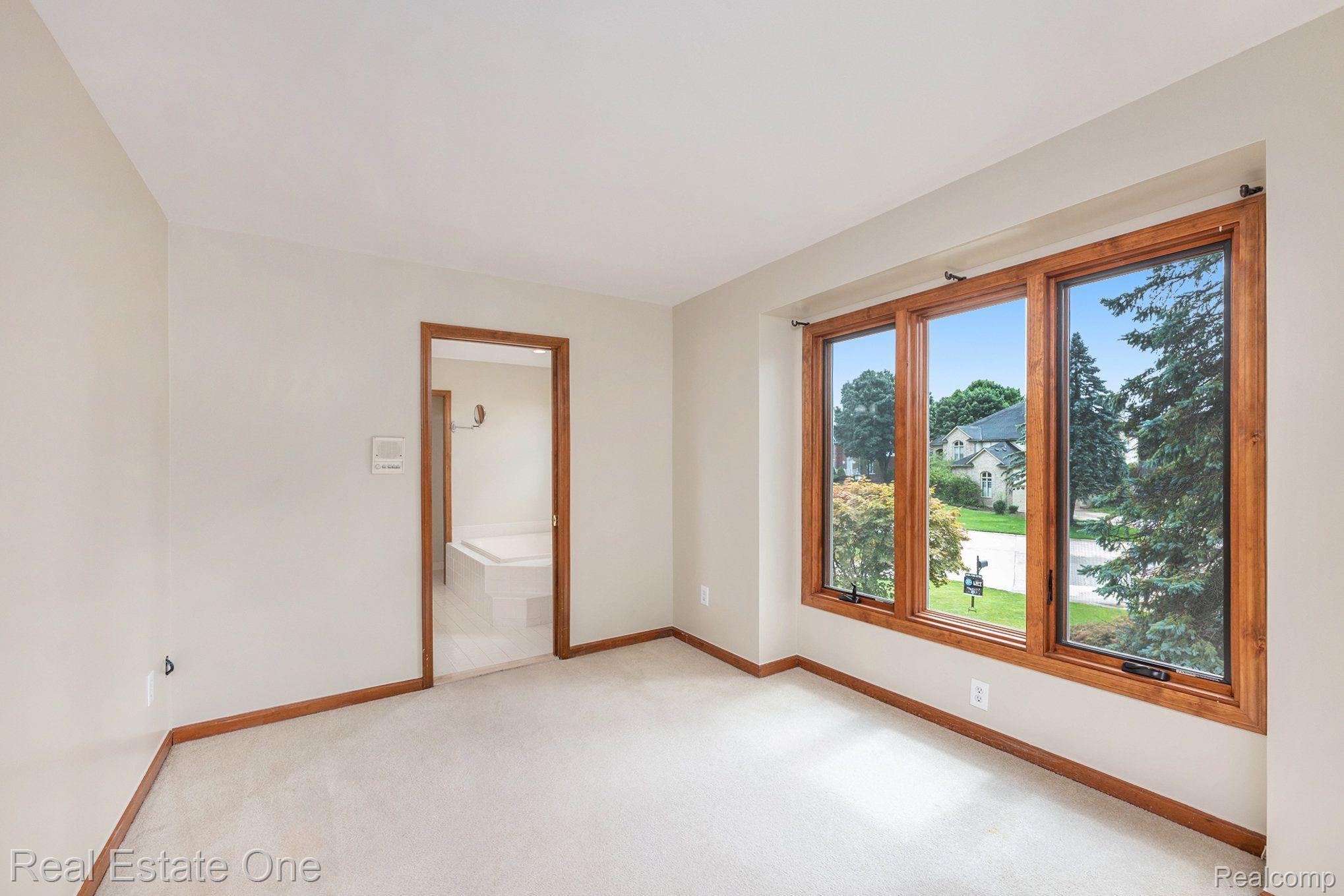 3746 MERRIWEATHER LN