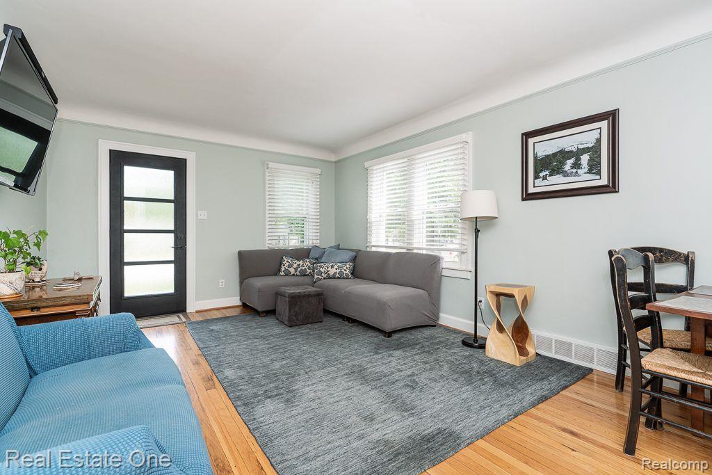4003 Woodland AVE