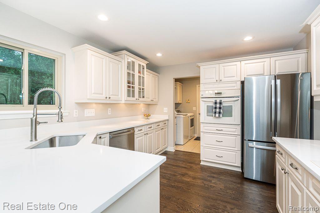 7011 N CENTRAL PARK