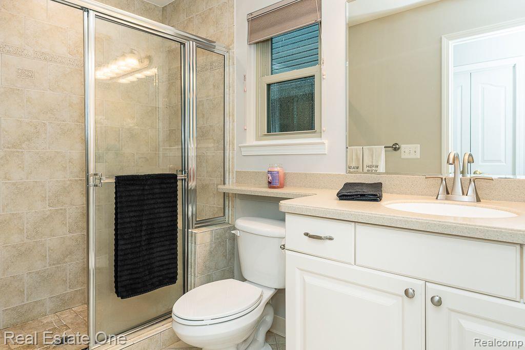 7011 N CENTRAL PARK