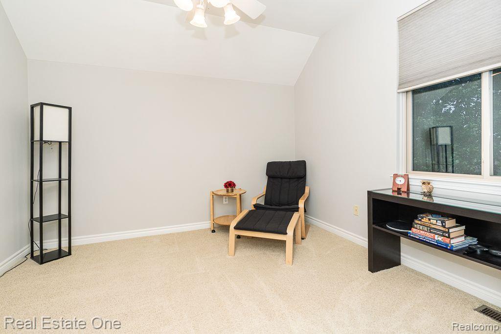 7011 N CENTRAL PARK