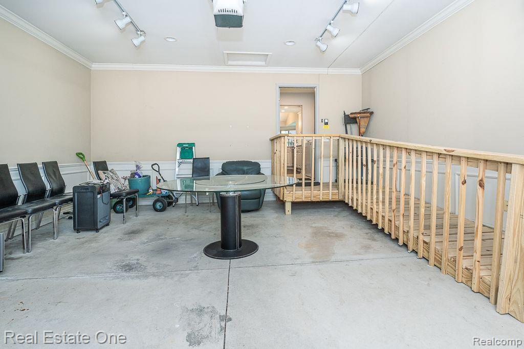 7011 N CENTRAL PARK